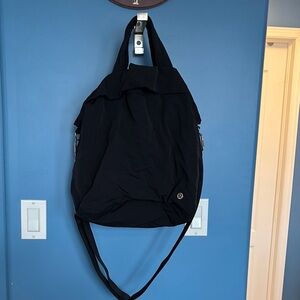 Lululemon On My Level Bag 19L, Black with Silver